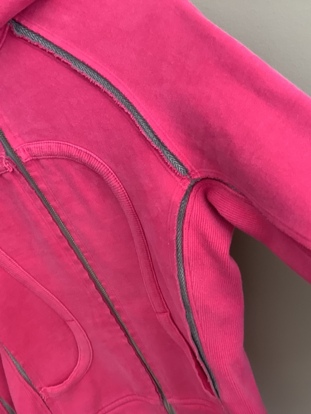 VIntage Rasberry Scuba Hoodie - Picture 4 of 13